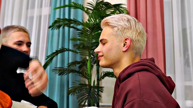 Max Gen Meets Daniel Star