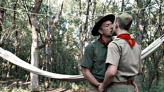 DILF barebacks outdoor bottom twink in forest