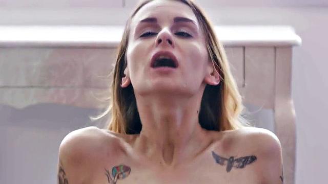 Alternative petite bae with tight pussy spoiling her lover