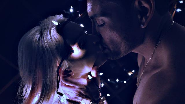 A Petite Holiday Delight