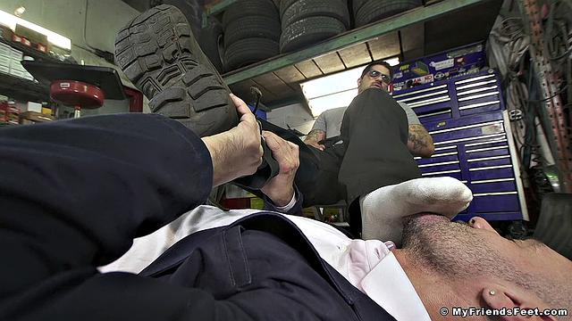 Mechanic Ryan Bones Gets Worshiped - Ryan