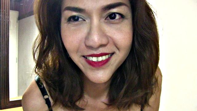 Сапфир Янг в чёрном бикини - там спрятан не только купальник