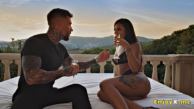 Sunset kindles the lust of Andrea Retali, a mischievous Spanish brunette. She