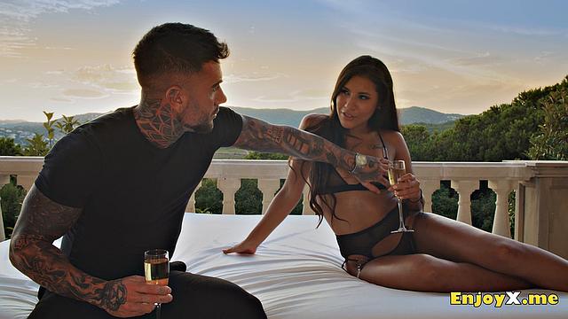 Sunset kindles the lust of Andrea Retali, a mischievous Spanish brunette. She