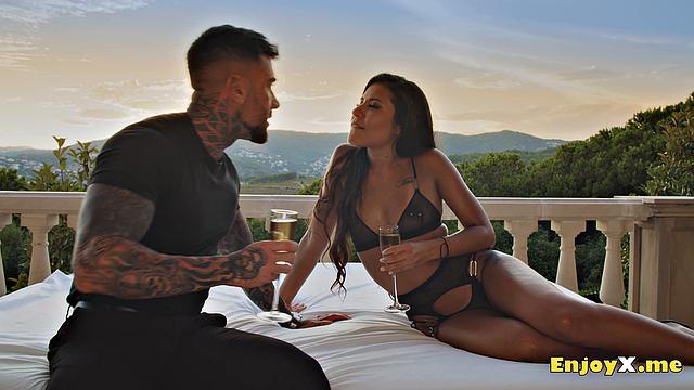 Sunset kindles the lust of Andrea Retali, a mischievous Spanish brunette. She