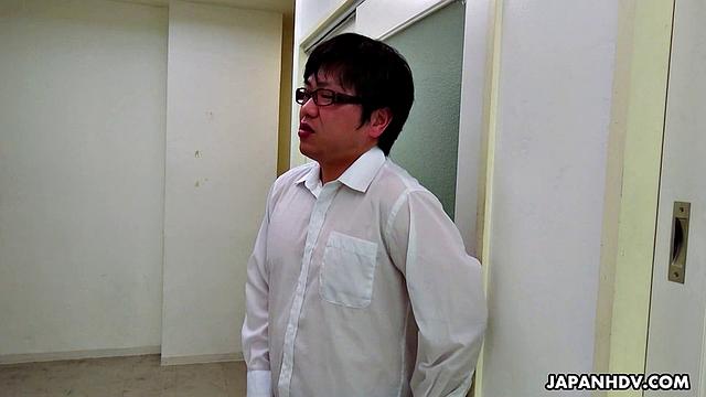 Ren Yuuki Enjoys Threeway Fuck after Masturbating