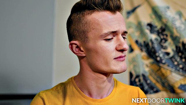 Aspiring Cutiepie Twink Rammed By Roommie - NextDoorTwink