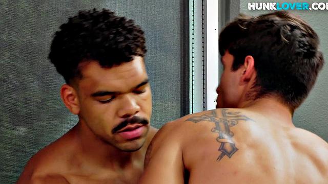 Black hunk barebacks colleague in 3way till cumshot