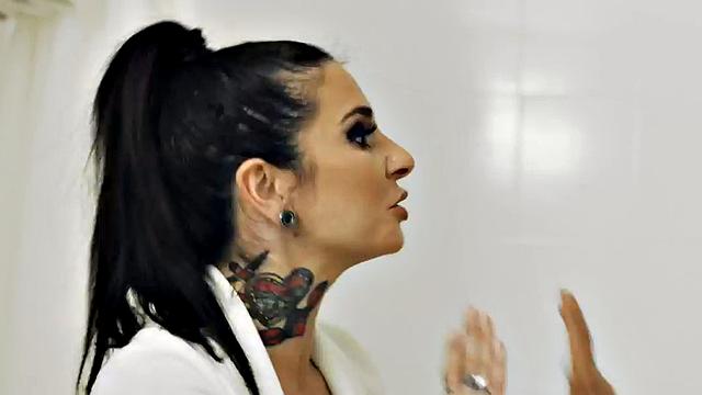 Perv inked masseuse throating client before doggy-style