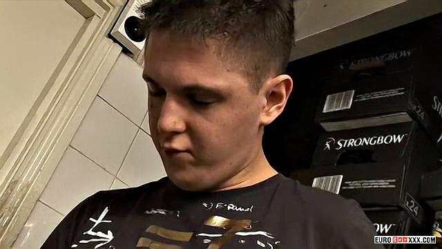 Игры с алкоголем в баре - Эдди Смит, Джейми Вест и Нил Эндрюс