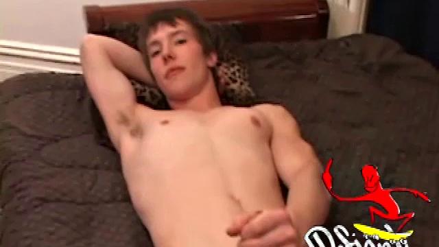 Эндрю Паттерсон лепит к скейту, но по-настоящему едет на стеклянном дилдо