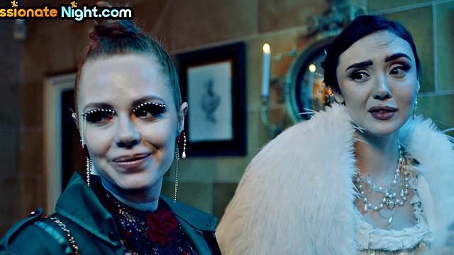 Three-way cocksucking babes drenched after pounding