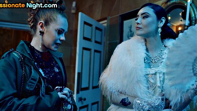 Three-way cocksucking babes drenched after pounding