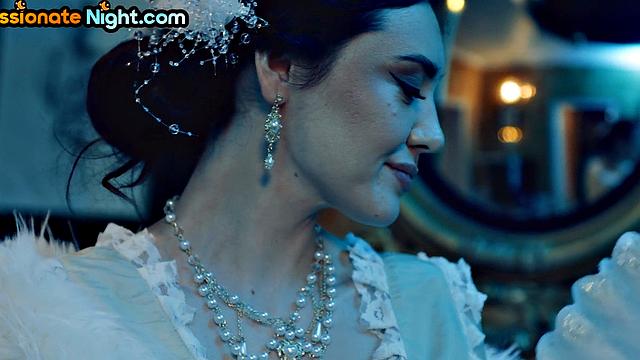 Three-way cocksucking babes drenched after pounding