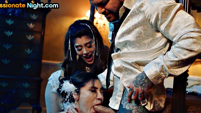 Three-way cocksucking babes drenched after pounding