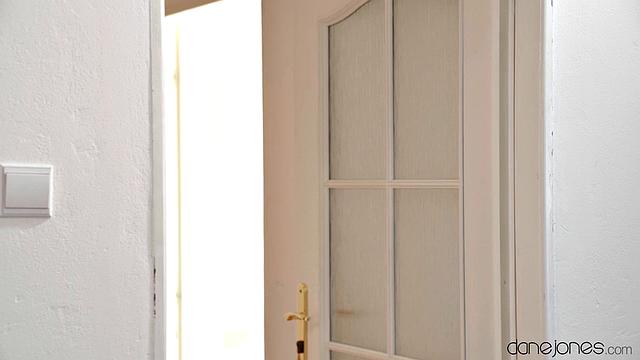 Beautiful Latina gives a helping hand