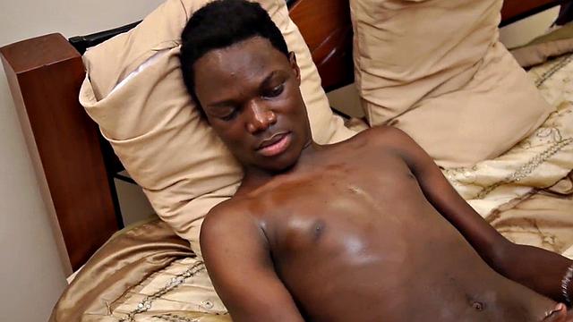 Black amateur masturbates solo action