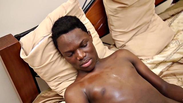 Black amateur masturbates solo action