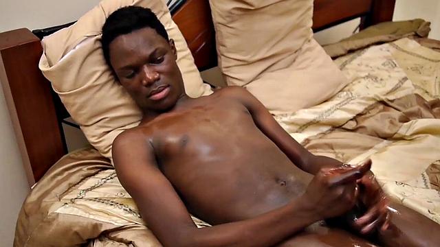 Black amateur masturbates solo action