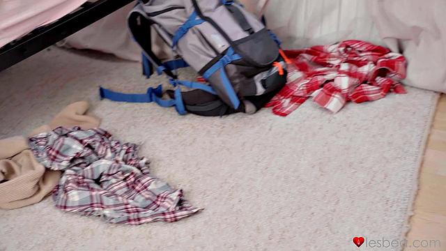 College girls share orgasms