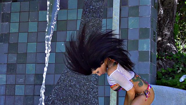 Rome Rain Fucks Big Black Cock