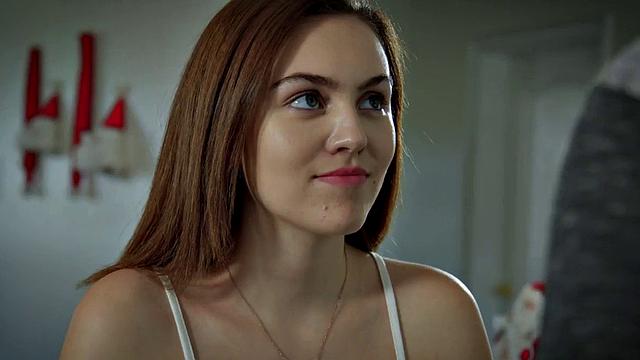 A tattooed nympho Bae get pounded by a white cock in her living room