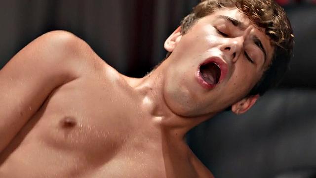 Str8 dirty fucker gets smashed in tight ass by wild gay dude