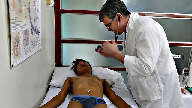 Asian twink bred by older doctor after getting rimmed