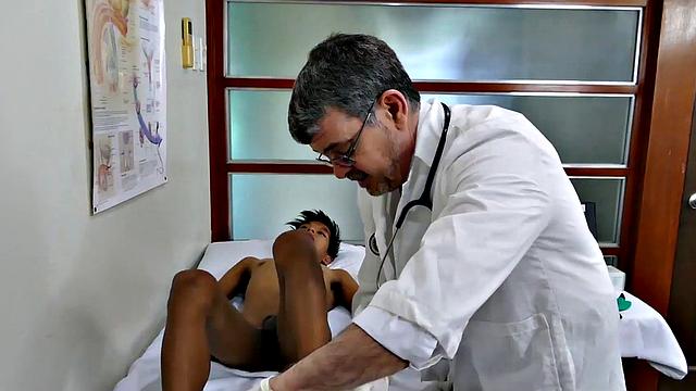 Asian twink bred by older doctor after getting rimmed
