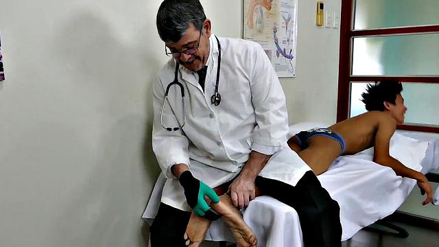 Asian twink bred by older doctor after getting rimmed