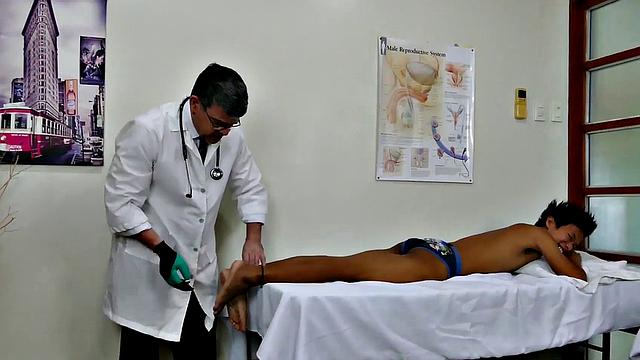 Asian twink bred by older doctor after getting rimmed