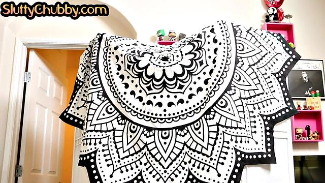 Chubby babe sucking lover's cock