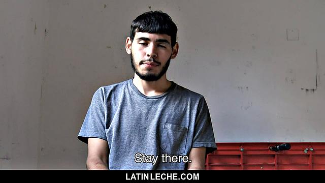 пятеро жарких парней кончают на задницу в офисе