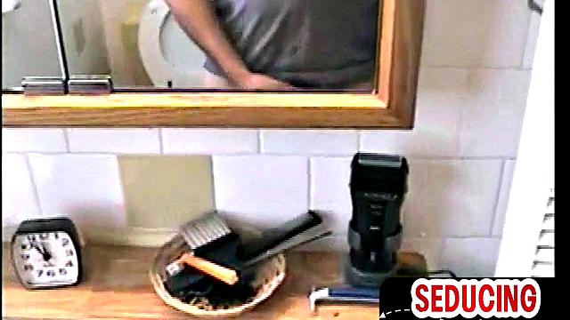 Str8 amateur sucked by gaydaddy in bathroom till facial