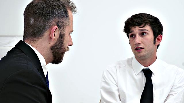 Старейши-мастер утверждает, что он невиновен, но его жадная жопа говорит другое