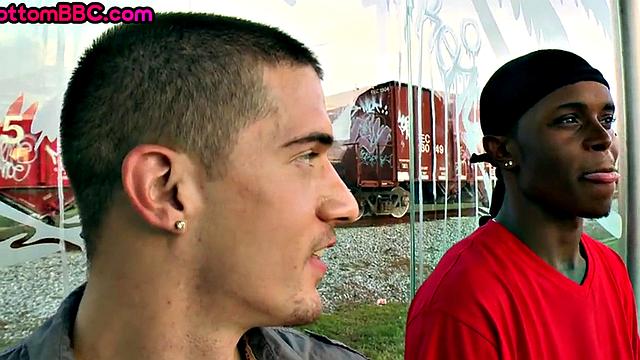 Black guy picked up and fucked outdoors by white top