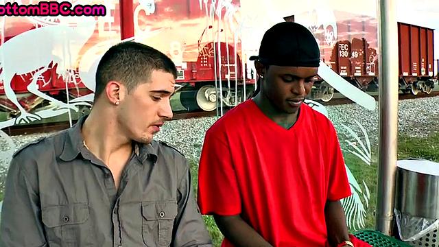 Black guy picked up and fucked outdoors by white top