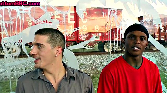 Black guy picked up and fucked outdoors by white top