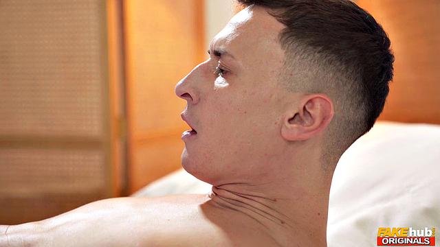 Лилит Либер трахается с Чарли Дином после разрыва отношений на День святого Валентина.