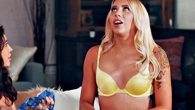 Lez perverted nympho ladies lick pussies in 69 position