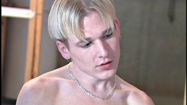 Gage, Codi and Tyler can't get much work done because they're horny and want to play with each other. Tyler feels left out of the action, though, as Codi and Gage mess around on a step ladder and leave him on the sideline.