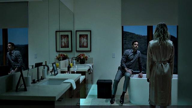 Sarah Bolger nude ass