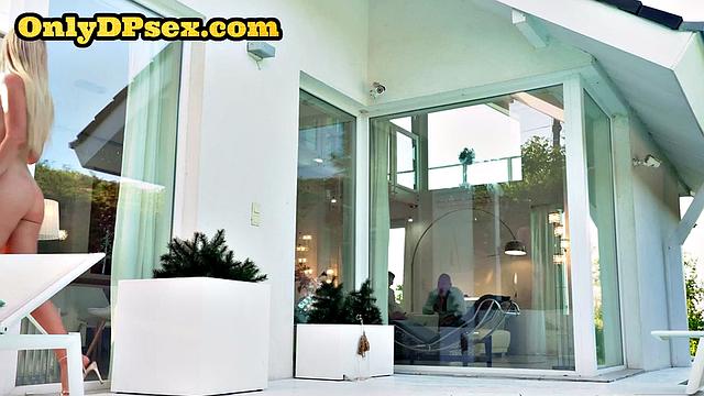 Horny blonde babe gets doublefucked