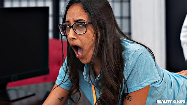 Slutty Girl Gets MILF Bossed