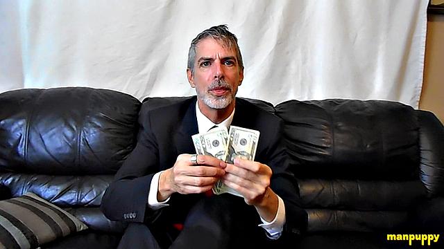 putting in overtime to worship the boss's feet-Richard Lennox noses out a raise the hard way