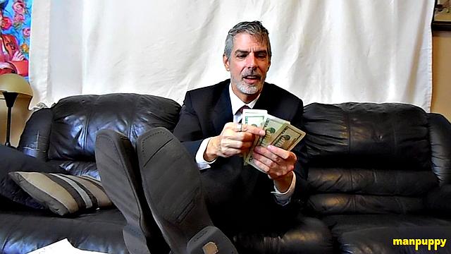 Овертайм ради поклонения ногам босса - Ричард Леннокс выбивает повышение жёстко