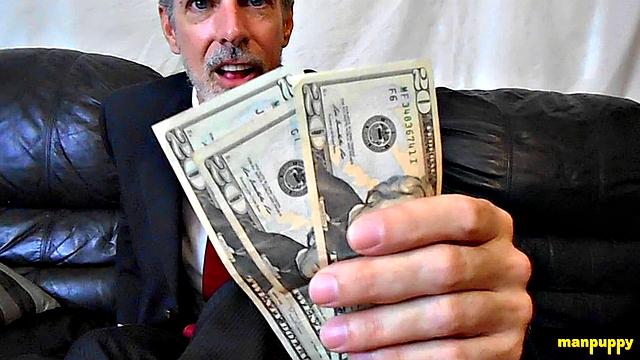 putting in overtime to worship the boss's feet-Richard Lennox noses out a raise the hard way