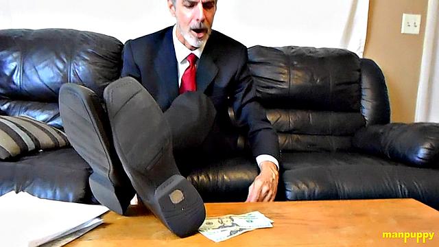 putting in overtime to worship the boss's feet-Richard Lennox noses out a raise the hard way