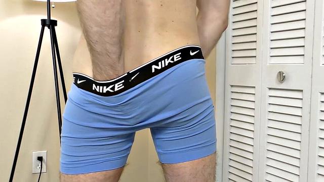 Xavier Oceane Jock Jerking Off