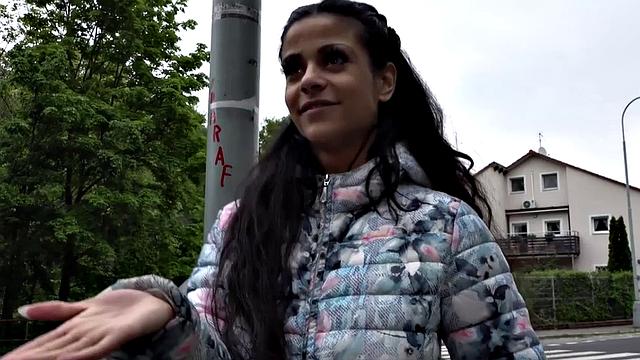 Skinny eurobabe pulled into giving head during sex